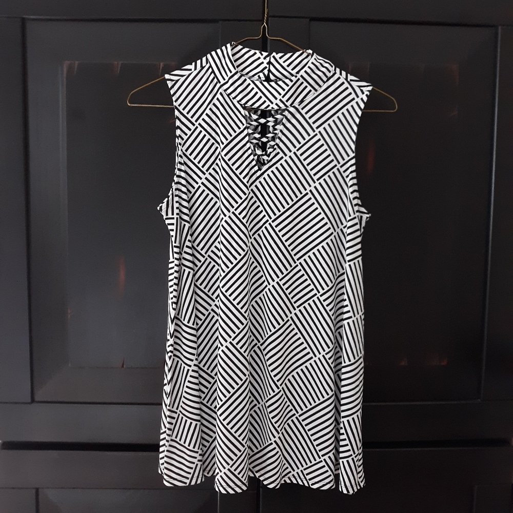Black and White Womens Top. Remember 15% of any Bundle of 3+